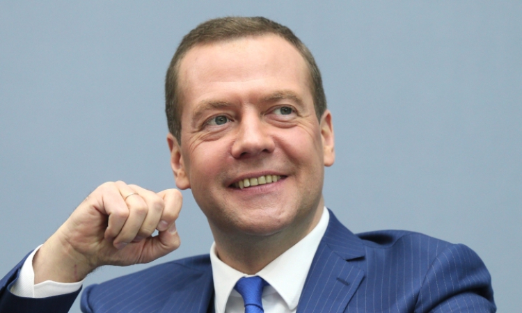 Медведев: Иран изпробва ядреното си оръжие - нарича се Ормузки проток